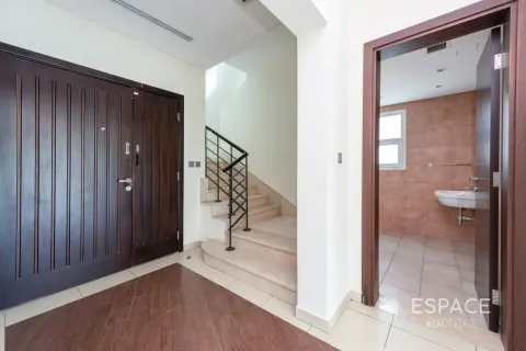 Villa en Jumeirah Village Triangle, Dubai, 5 dormitorios, 372 m², № 122309 - foto 12