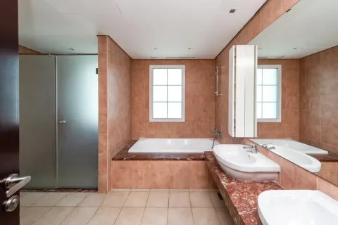 Villa en Jumeirah Village Triangle, Dubai, 5 dormitorios, 372 m², № 122309 - foto 4