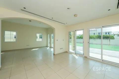 Villa en Jumeirah Village Triangle, Dubai, 5 dormitorios, 372 m², № 122309 - foto 13