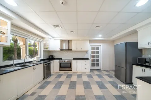 Villa en Green Community West, Green Community, Dubai, 5 dormitorios, 548 m², № 122308 - foto 14