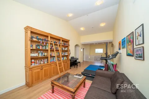 Villa en Green Community West, Green Community, Dubai, 5 dormitorios, 548 m², № 122308 - foto 7