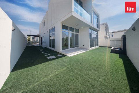 Villa à Dubai, 6 chambres, 314 m², № 71832 - photo 2