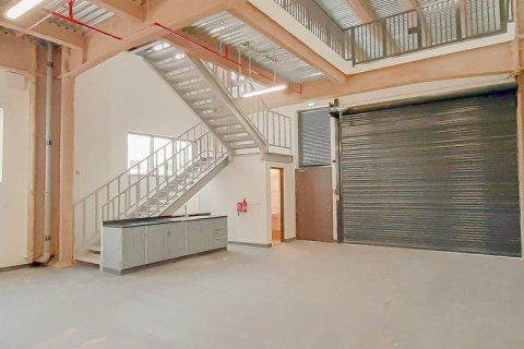 Almacén en Ras Al Khor, Dubai, 334.4 m², № 4193 - foto 1