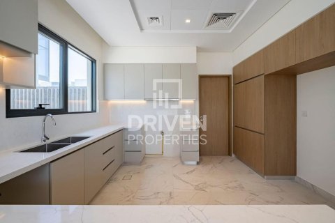 Villa in Murooj Al Furjan, Al Furjan, Dubai 5 bedrooms, 373.56 sq.m. № 129250 - photo 17