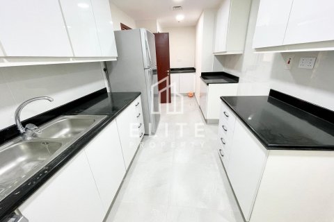 Apartment in Shams, Jumeirah Beach Residence, Dubai 3 bedrooms, 185 sq.m. № 121414 - photo 4