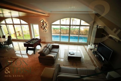 Villa in The Villa, Dubai 4 bedrooms, 531 sq.m. № 60949 - photo 1