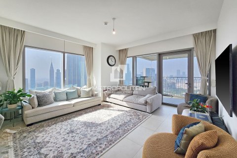 Купить квартиру в Downtown Views II, Даунтаун Дубай (Даунтаун Бурдж Дубай), Дубай: 2 спальни, 111м², № 73827 - фото 1