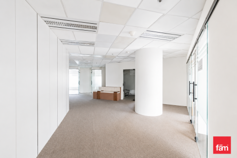 Office in Sheikh Zayed Road, Dubai 210.9 sq.m. № 109183 - photo 3