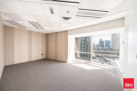 Office in Sheikh Zayed Road, Dubai 210.9 sq.m. № 109183 - photo 5