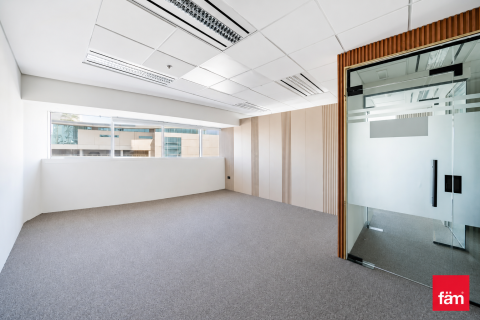 Office in Sheikh Zayed Road, Dubai 210.9 sq.m. № 109183 - photo 14