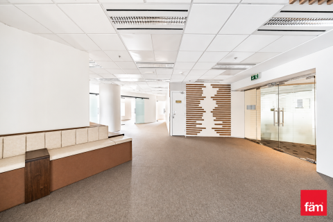 Office in Sheikh Zayed Road, Dubai 210.9 sq.m. № 109183 - photo 2