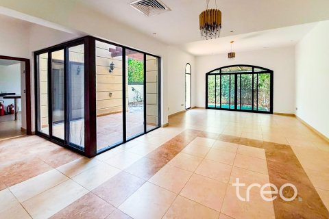 Villa in Mudon, Dubai 4 bedrooms, 369.48 sq.m. № 123636 - photo 2