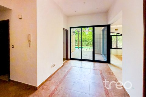 Villa in Mudon, Dubai 4 bedrooms, 369.48 sq.m. № 123636 - photo 5