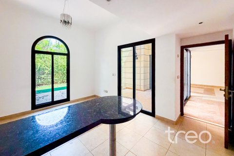 Villa in Mudon, Dubai 4 bedrooms, 369.48 sq.m. № 123636 - photo 4