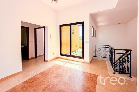 Villa in Mudon, Dubai 4 bedrooms, 369.48 sq.m. № 123636 - photo 6