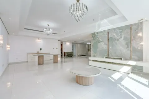 Apartment in Jumeirah Lake Towers, Dubai 3 bedrooms, 260 sq.m. № 122718 - photo 3