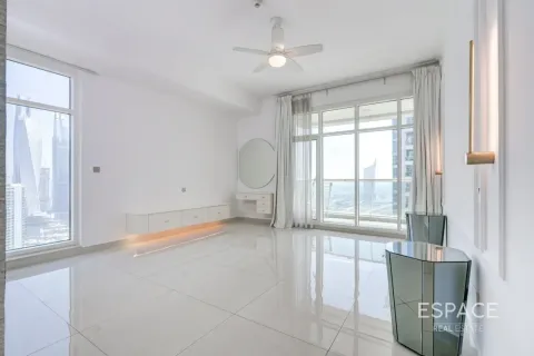 Apartment in Jumeirah Lake Towers, Dubai 3 bedrooms, 260 sq.m. № 122718 - photo 8