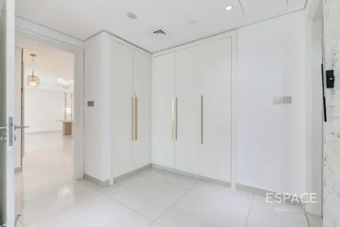Apartment in Jumeirah Lake Towers, Dubai 3 bedrooms, 260 sq.m. № 122718 - photo 11