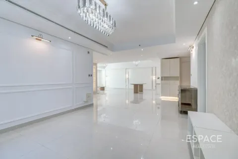 Apartment in Jumeirah Lake Towers, Dubai 3 bedrooms, 260 sq.m. № 122718 - photo 5