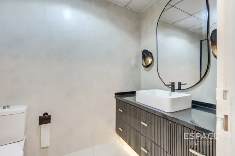 Apartment in Jumeirah Lake Towers, Dubai 3 bedrooms, 260 sq.m. № 122718 - photo 19