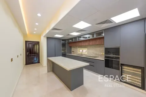 Villa in Meadows, Dubai 5 bedrooms, 489 sq.m. № 122717 - photo 6