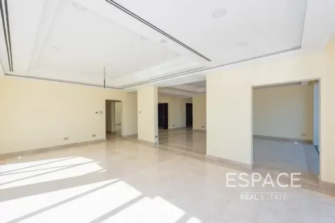 Villa in Meadows, Dubai 5 bedrooms, 489 sq.m. № 122717 - photo 2