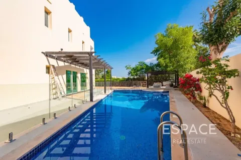 Villa in Meadows, Dubai 5 bedrooms, 489 sq.m. № 122717 - photo 19