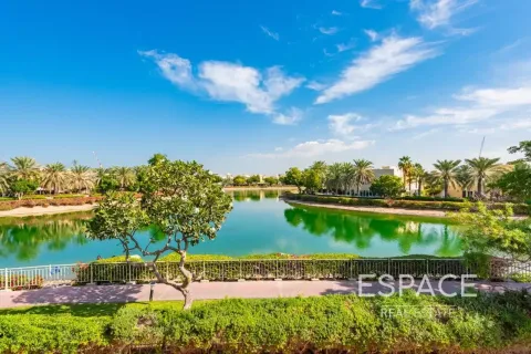 Villa in Meadows, Dubai 5 bedrooms, 489 sq.m. № 122717 - photo 20