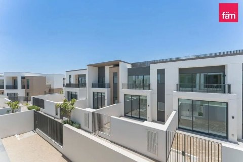 Villa in Dubai 4 bedrooms, 294 sq.m. № 123395 - photo 6