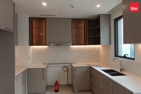 Villa in Dubai 4 bedrooms, 294 sq.m. № 123395 - photo 8
