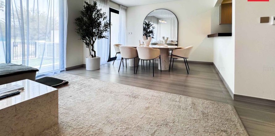 Villa à Dubai, 4 chambres, 150 m², № 47150