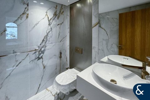 Villa in Jumeirah Golf Estates, Dubai 3 bedrooms, 195 sq.m. № 76247 - photo 11