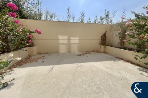 Villa in Jumeirah Golf Estates, Dubai 3 bedrooms, 195 sq.m. № 76247 - photo 2