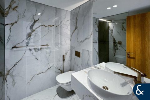 Villa in Jumeirah Golf Estates, Dubai 3 bedrooms, 195 sq.m. № 76247 - photo 10