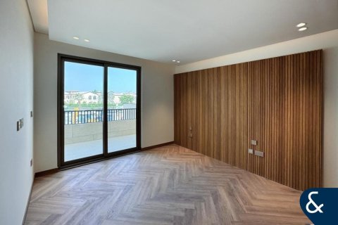 Villa in Jumeirah Golf Estates, Dubai 3 bedrooms, 195 sq.m. № 76247 - photo 12