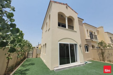 Adosado en Dubai, 3 dormitorios, 180 m², № 76140 - foto 1