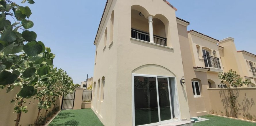 Adosado en Dubai, 3 dormitorios, 180 m², № 76140