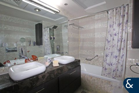 Appartement à Jumeirah Lake Towers, Dubai, 2 chambres, 160 m², № 76092 - photo 10