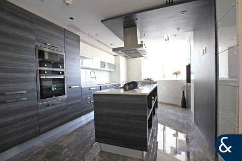 Appartement à Jumeirah Lake Towers, Dubai, 2 chambres, 160 m², № 76092 - photo 3