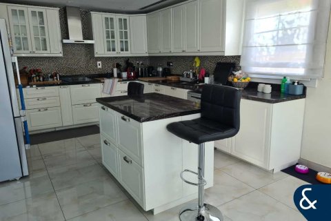 Villa in District 8A, Jumeirah Village Triangle, Dubai 3 bedrooms, 250 sq.m. № 76094 - photo 8