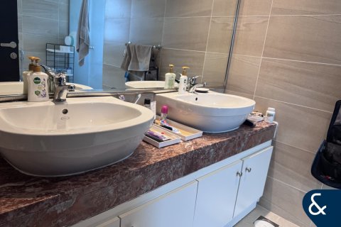 Villa in District 8A, Jumeirah Village Triangle, Dubai 3 bedrooms, 250 sq.m. № 76094 - photo 23