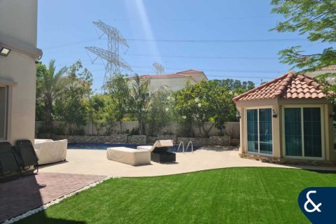 Villa in District 8A, Jumeirah Village Triangle, Dubai 3 bedrooms, 250 sq.m. № 76094 - photo 12