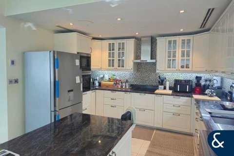 Villa in District 8A, Jumeirah Village Triangle, Dubai 3 bedrooms, 250 sq.m. № 76094 - photo 11