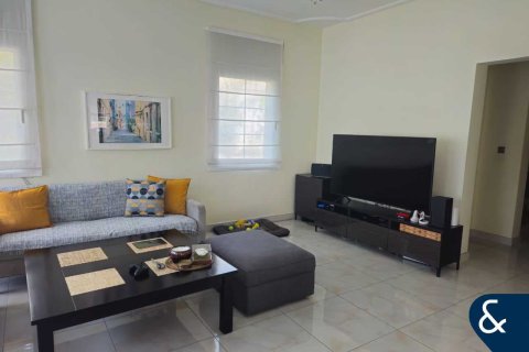 Villa in District 8A, Jumeirah Village Triangle, Dubai 3 bedrooms, 250 sq.m. № 76094 - photo 10