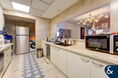 Apartment in Marina Tower, Dubai Marina, Dubai 3 bedrooms, 252 sq.m. № 76093 - photo 10