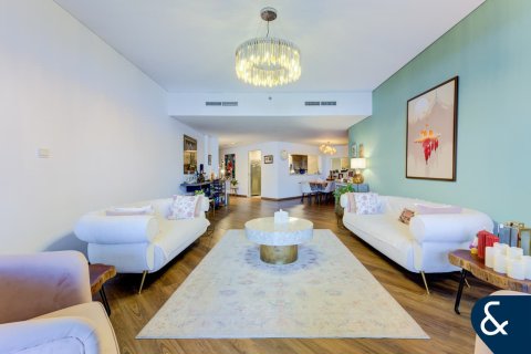 Apartment in Marina Tower, Dubai Marina, Dubai 3 bedrooms, 252 sq.m. № 76093 - photo 5