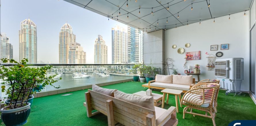 Apartment in Marina Tower, Dubai Marina, Dubai 3 bedrooms, 252 sq.m. № 76093