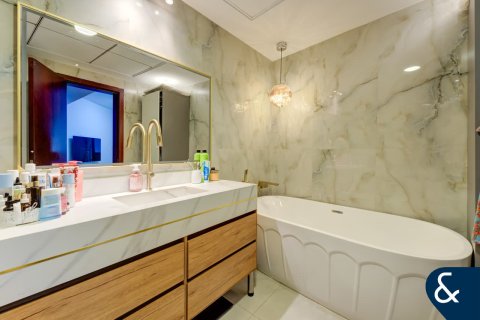 Apartment in Marina Tower, Dubai Marina, Dubai 3 bedrooms, 252 sq.m. № 76093 - photo 14