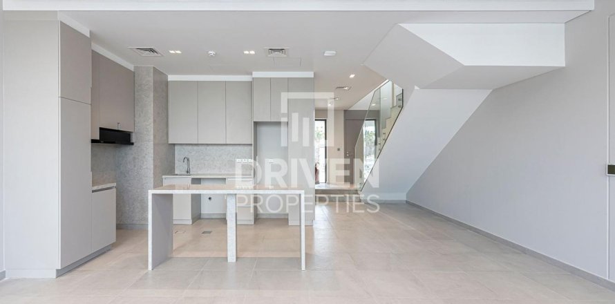 Таунхаус в Мохаммед Бин Рашид Сити, Дубай, 3 спальни, 135.64м², № 127843