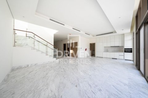 Villa en District One, Mohammed Bin Rashid City, Dubai, 4 dormitorios, 608.14 m², № 127841 - foto 2